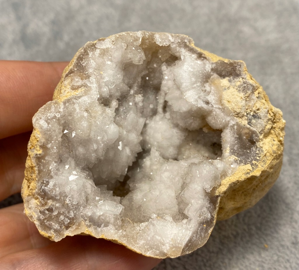 KRYSZTAŁ GÓRSKI GEODA KWARCOWA MAROKO