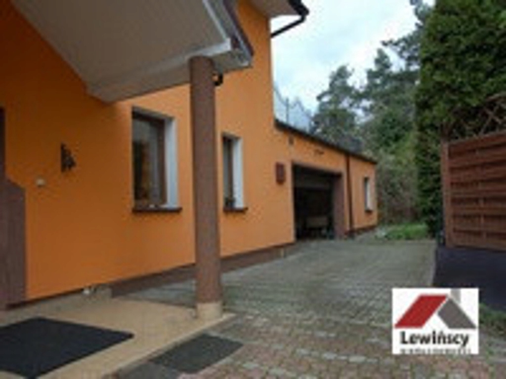 Dom, Piastów, Pruszkowski (pow.), 293 m²