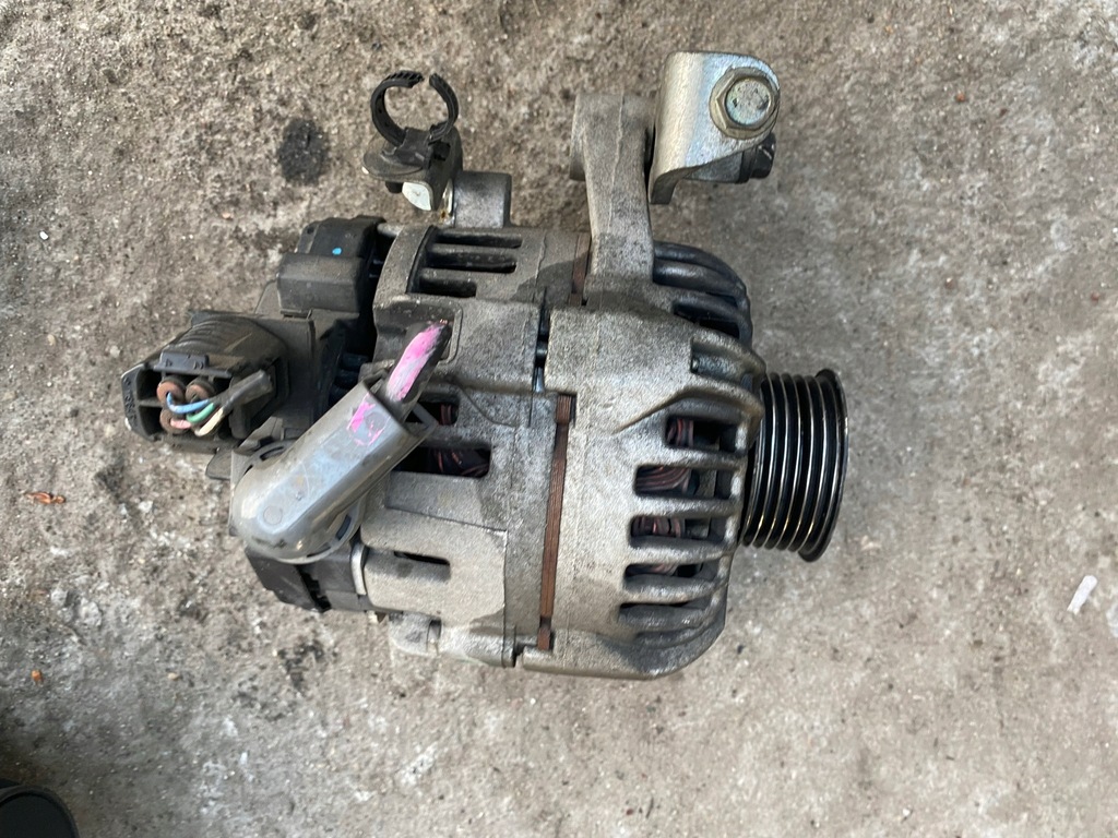 TOYOTA YARIS II ALTERNATOR 0124225053 270600J061 12447769425