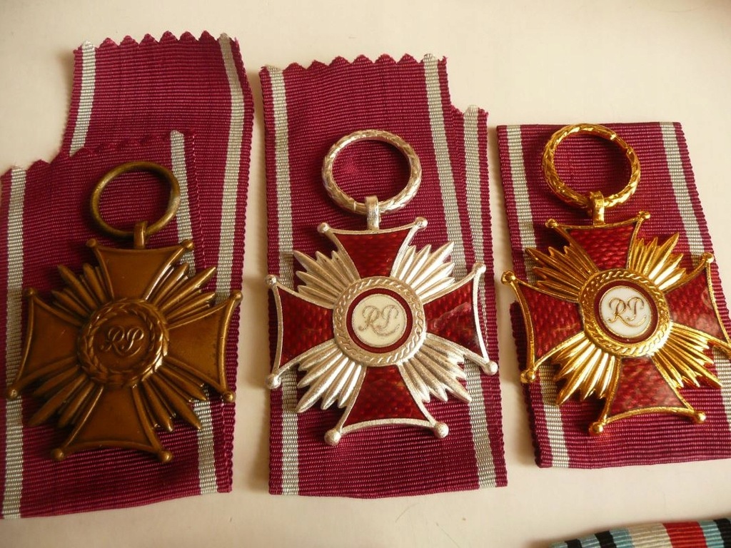 Krzyże Zasługi RP złoty, sr i brąz