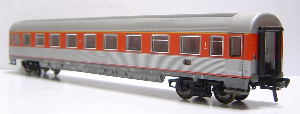 FLEISCHMANN - wagon osobowy 4-osiowy 1kl DB