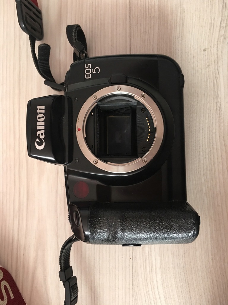 Aparat Canon EOS 5