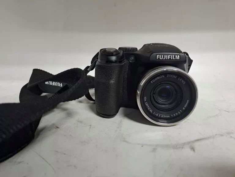 FUJIFILM FINEPIX S5800