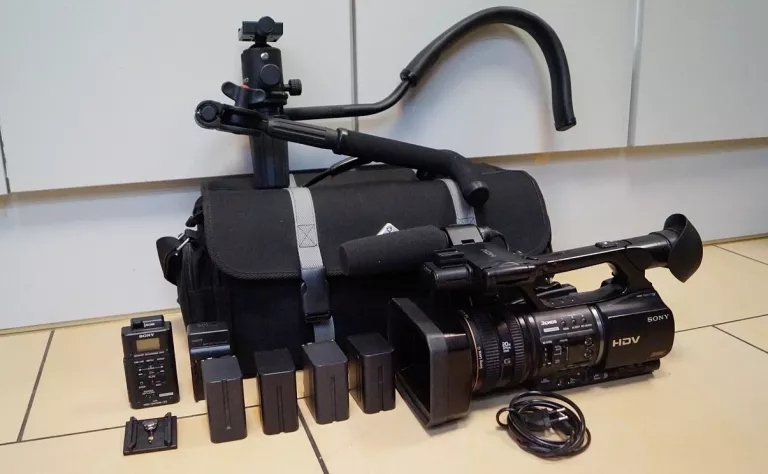 KAMERA SONY HVR-Z5 + REKORDER HVR-MRC 14BATERIE