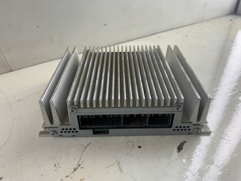 HYUNDAI IX35 WZMACNIACZ RADIA 963702S300 - 14142551218 - oficjalne