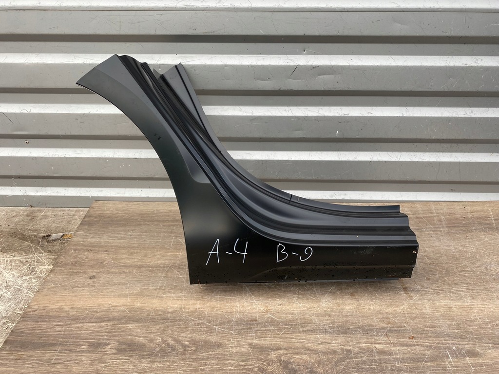 AUDI A4 B9 LIFT PRÓG TYLNY PRAWY 8W5