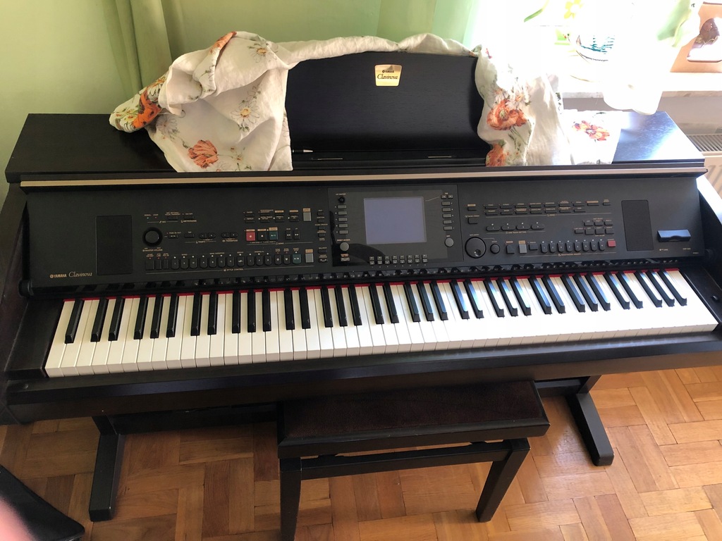 【YAMAHA Clavinova】CVP303 Yamaha Clavinova CVP-303 Digital Piano arranger + stool in