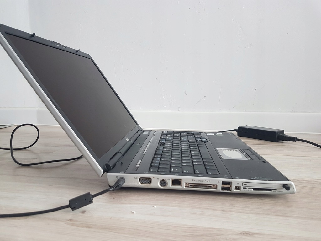 Laptop HP Pavilion dv8000 17" cali 8295334384 oficjalne archiwum
