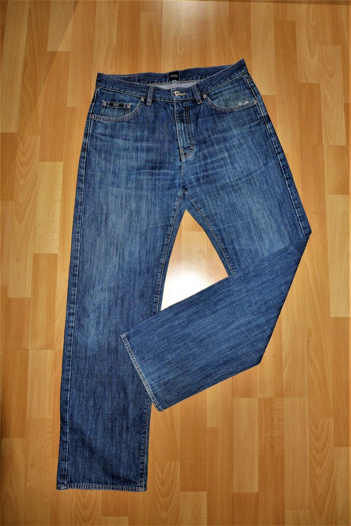 Hugo BOSS jeansowe spodnie w 33 l 32