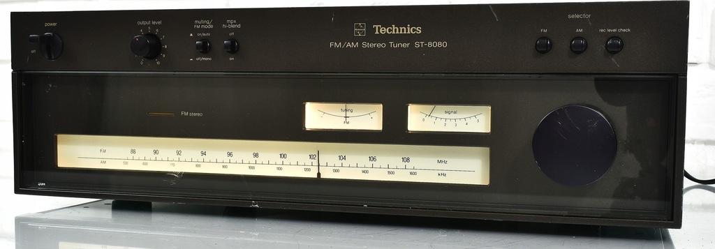 TECHNICS ST-8080 Wysokiej klasy analogowy tuner FM