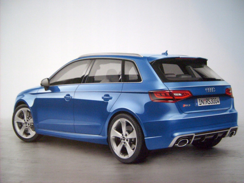 AUDI RS 3 2015 HARD COVER 62 str. BDB (2)