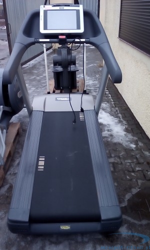 Technogym Run Excite 700 TV Bieżnia klubowa