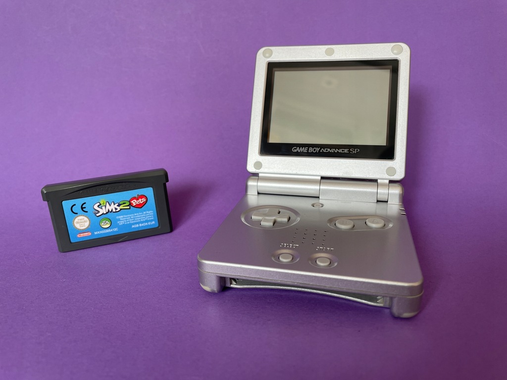 Gameboy Advance SP Game boy + Simsy