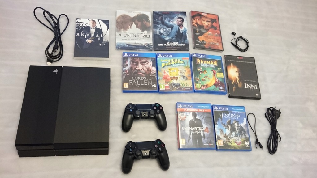 Playstation 4, zestaw, 2 pady + komplet gier PS4