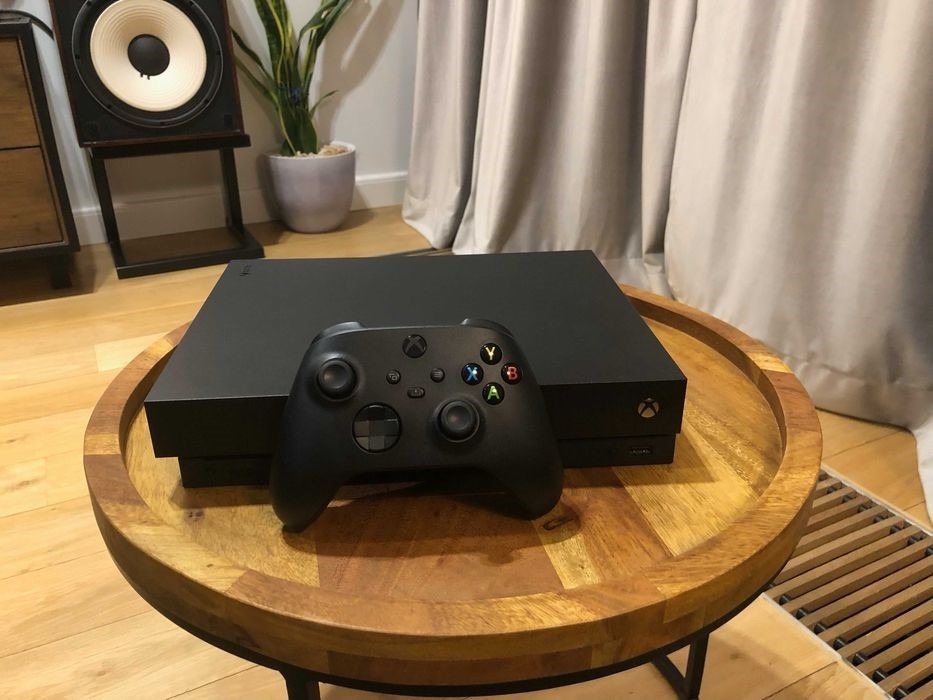 Konsola Xbox One X 1 TB czarna