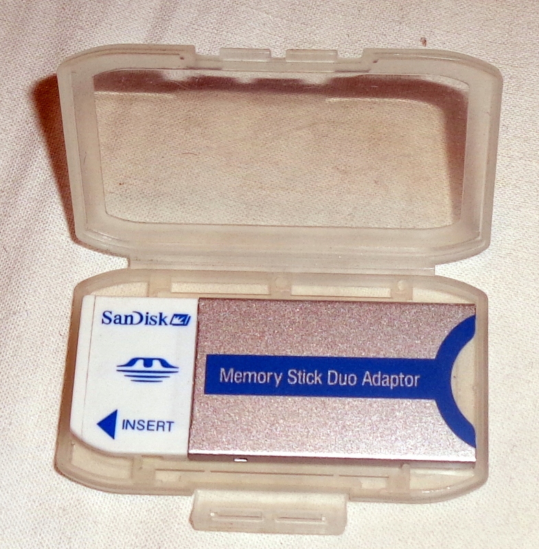 MEMORY STICK Duo Adapter S.an Disc.