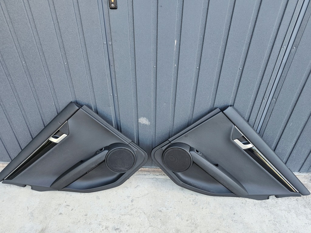 Boczek tapicerka drzwi lewy prawy tył Mercedes W204 lift