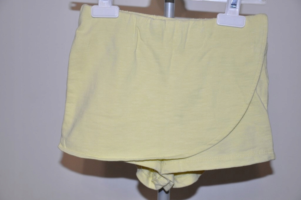 Żółte dresowe spódnico-spodnie Reserved r.134 jnew