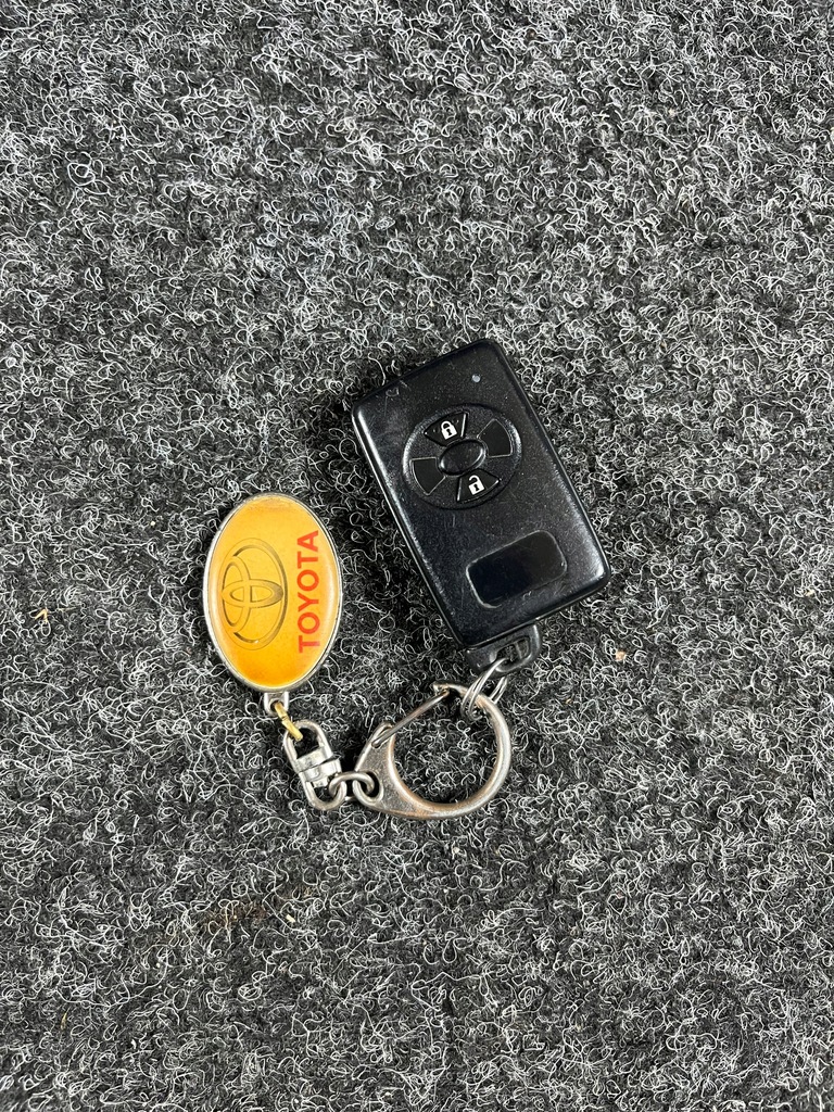 toyota yaris II kluczyk pilot smart key odpalanie bez kluczykowe