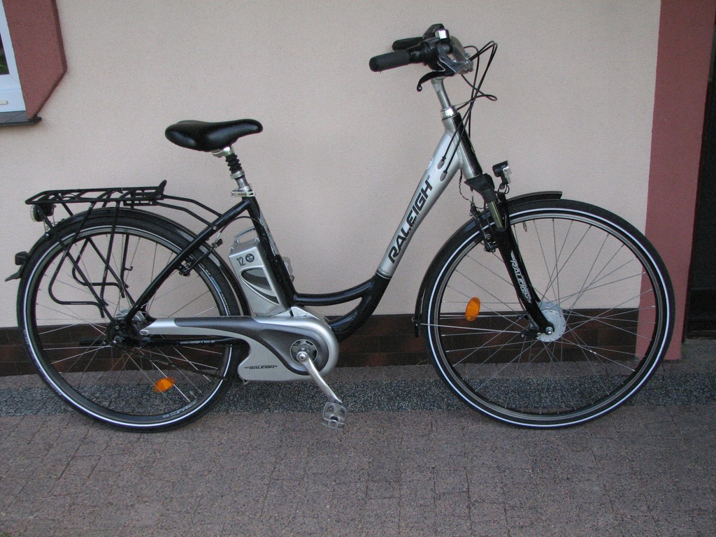 rower elektryczny RALEIGH nexus 8