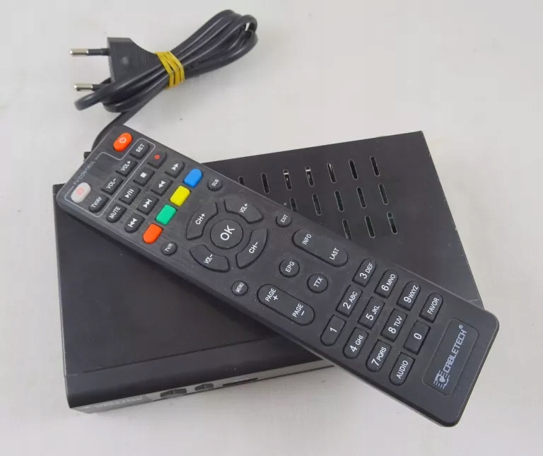 DEKODER DVB-T2 CABLETECH URZ0336B PILOT