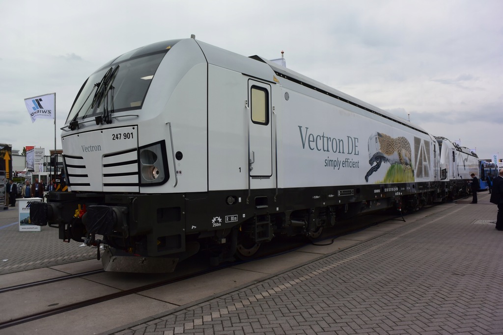 Купить Дизельный грузовик BR 247 Vectron TT 1:120 Piko 47395: отзывы, фото, характеристики в интерне-магазине Aredi.ru