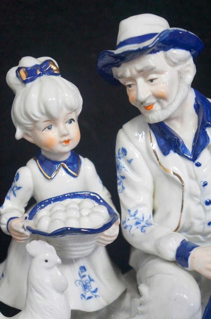 H-P DZIADEK Z WNUCZKĄ urocza figurka- PORCELANA