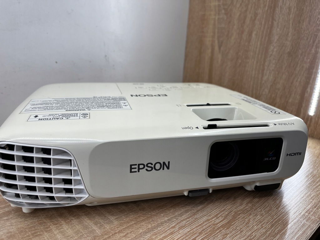 Projektor EPSON EB-S18 3LCD !!!OKAZJA!!!