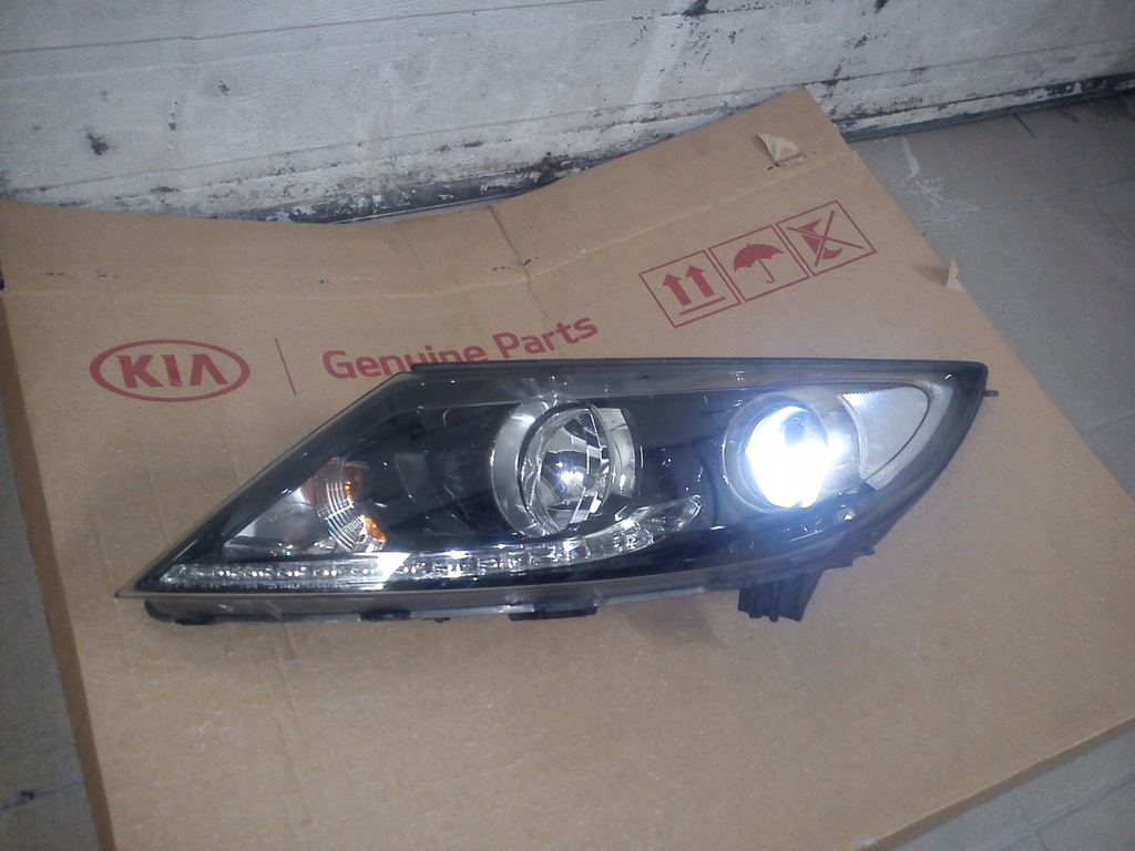 LAMPA PRZEDNIA LEWA KIA SPORTAGE III XENON LED