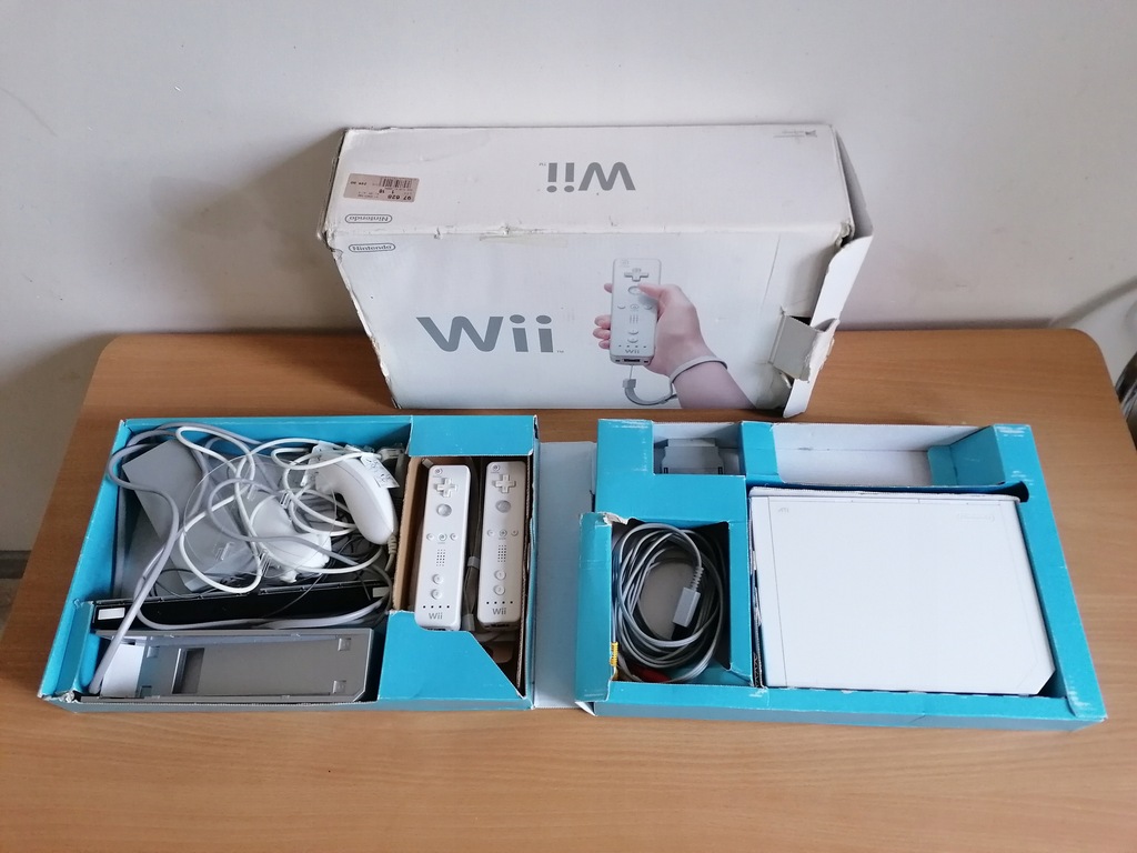 SUPER ZESTAW NINTENDO WII W ORGINALNYM OPAKOWANIU !!!