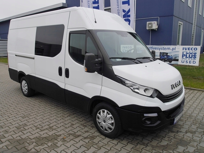 Iveco Daily 35S15V brygadowy 9-osobowy 12m3