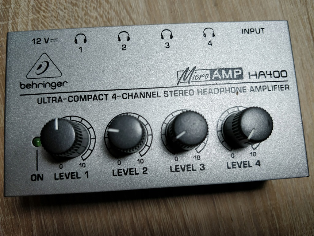 Behringer MicroAMP HA400