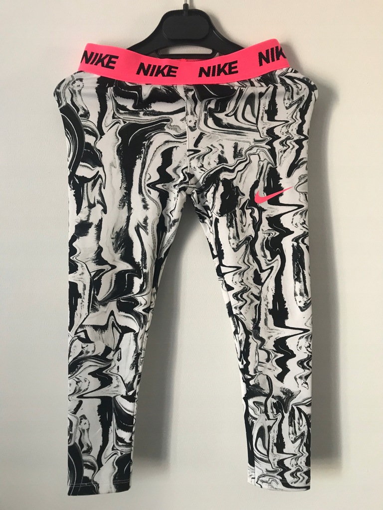 Spodnie legginsy Nike 110-116 raz ubrane polecam