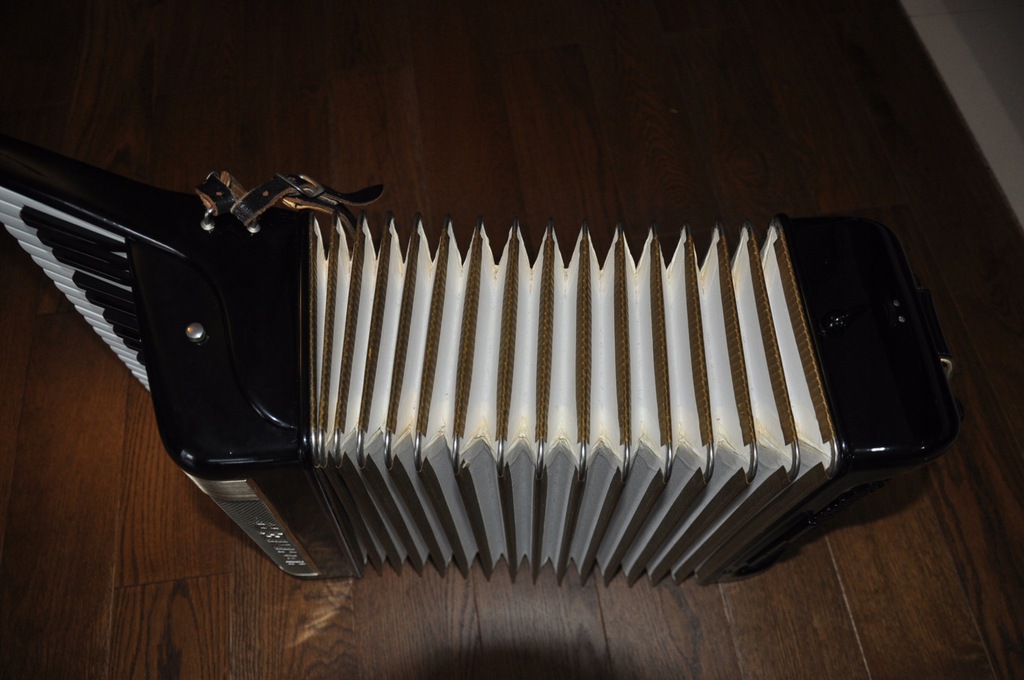 AKORDEON HOHNER LUCIA IVP 4 chóry 96 basów,IDEAŁ! 8422957505