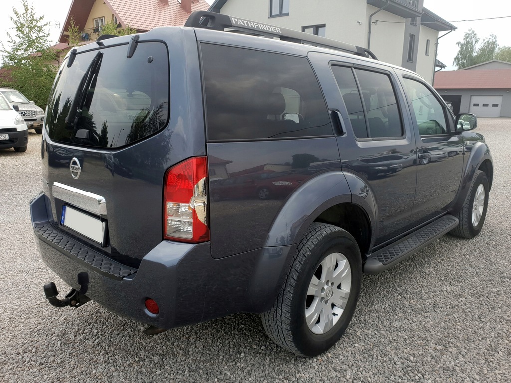 NISSAN PATHFINDER 2.5DCi 174 KM 7os Navi Skóry Hak