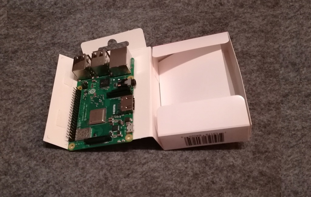 Zestaw Raspberry Pi 3 B+ 1GB RAM obudowa+zasilacz
