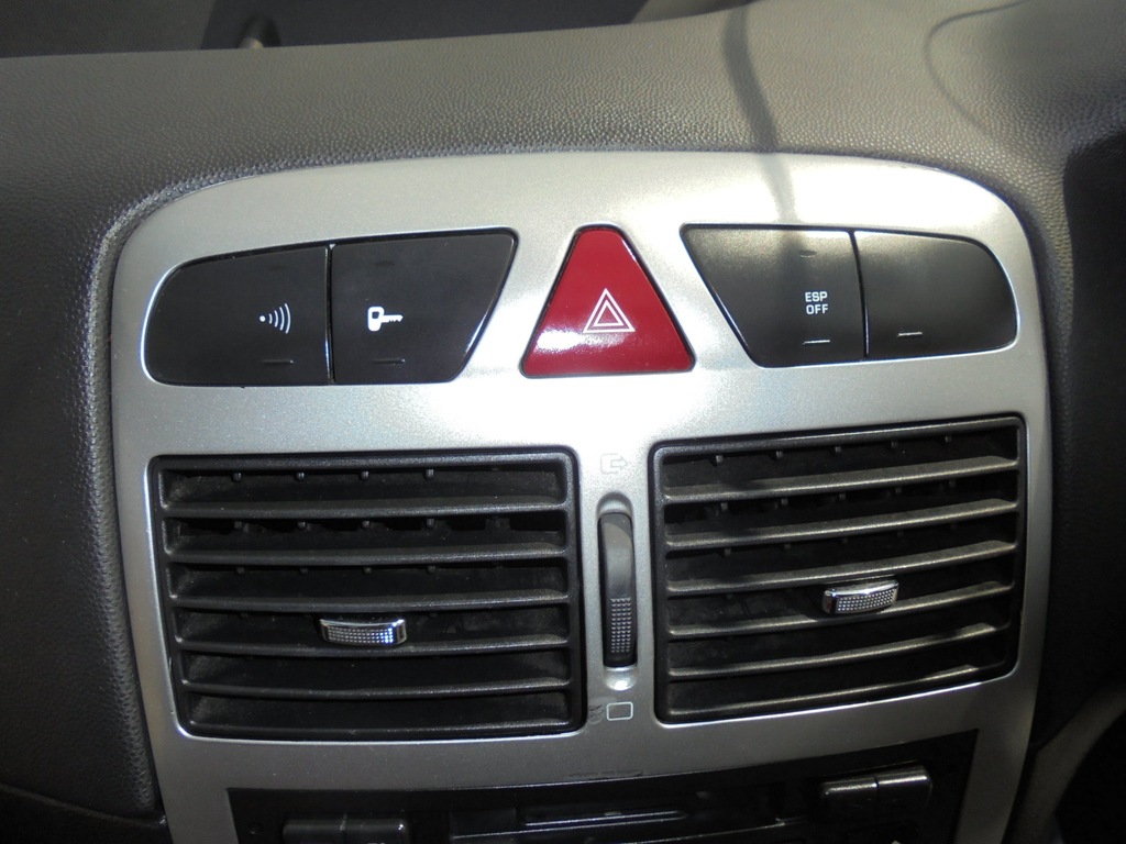 Włącznik Przycisk Przełącznik Alarmu Peugeot 307 - 7113302212 - Oficjalne Archiwum Allegro