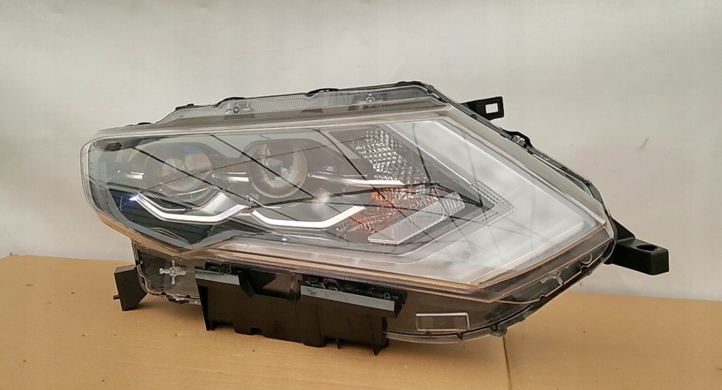 NISSAN X-TRAIL T32 LIFT FULL LED LAMPA PRAWA PRZÓD - 10011949636 ...