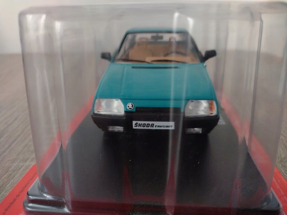 Kultowe Prl 1:24 Skoda Favorit 1989