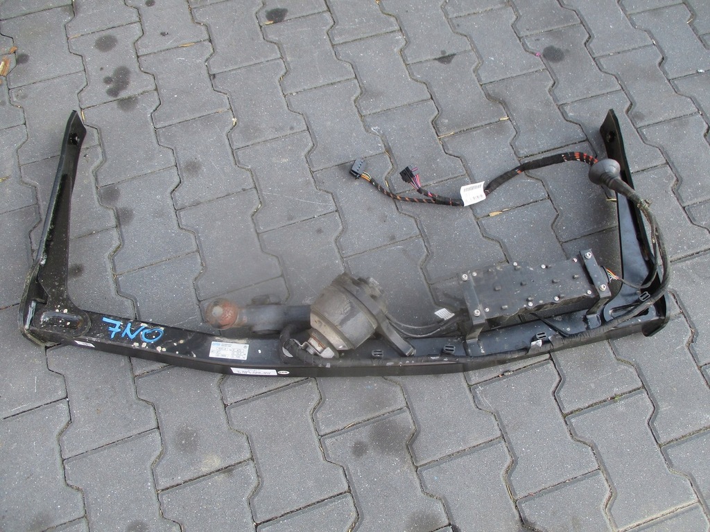 Hak tylny belka VW Sharan 7N0 7N0803880A