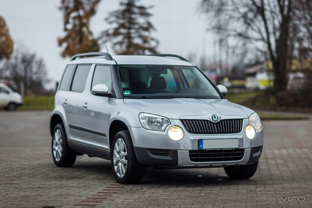 SKODA YETI 2.0 TDI 4x4 KLIMATRONIC, HAK , ALU !!