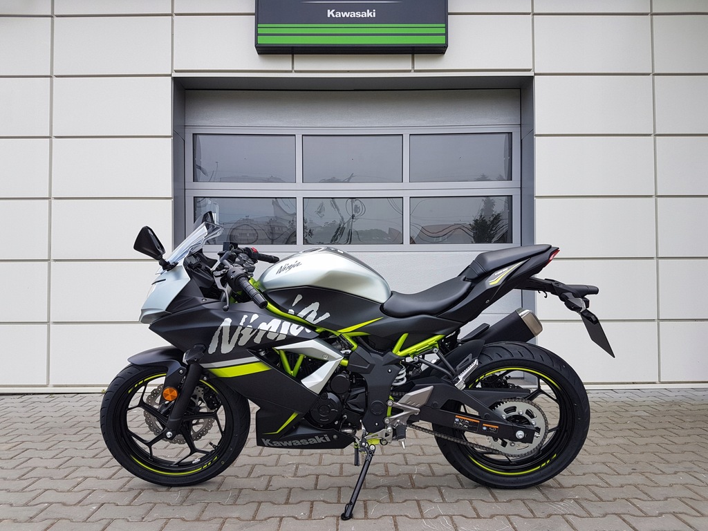 Купить кавасаки 125. Кавасаки ниндзя 125. Мопед ниндзя 125. Kawasaki Ninja 125 купить. Кавасаки ниндзя 125 купить.