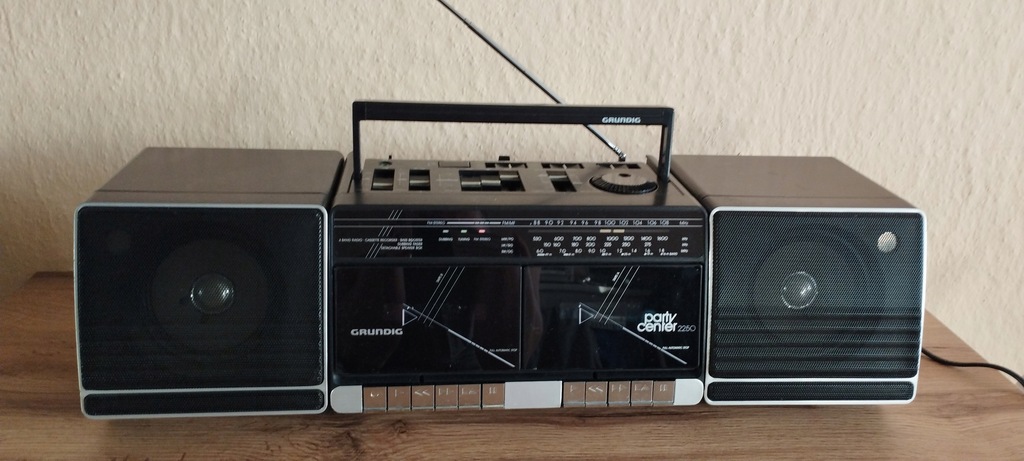 Radioodtwarzacz Grundig Party Center 2250