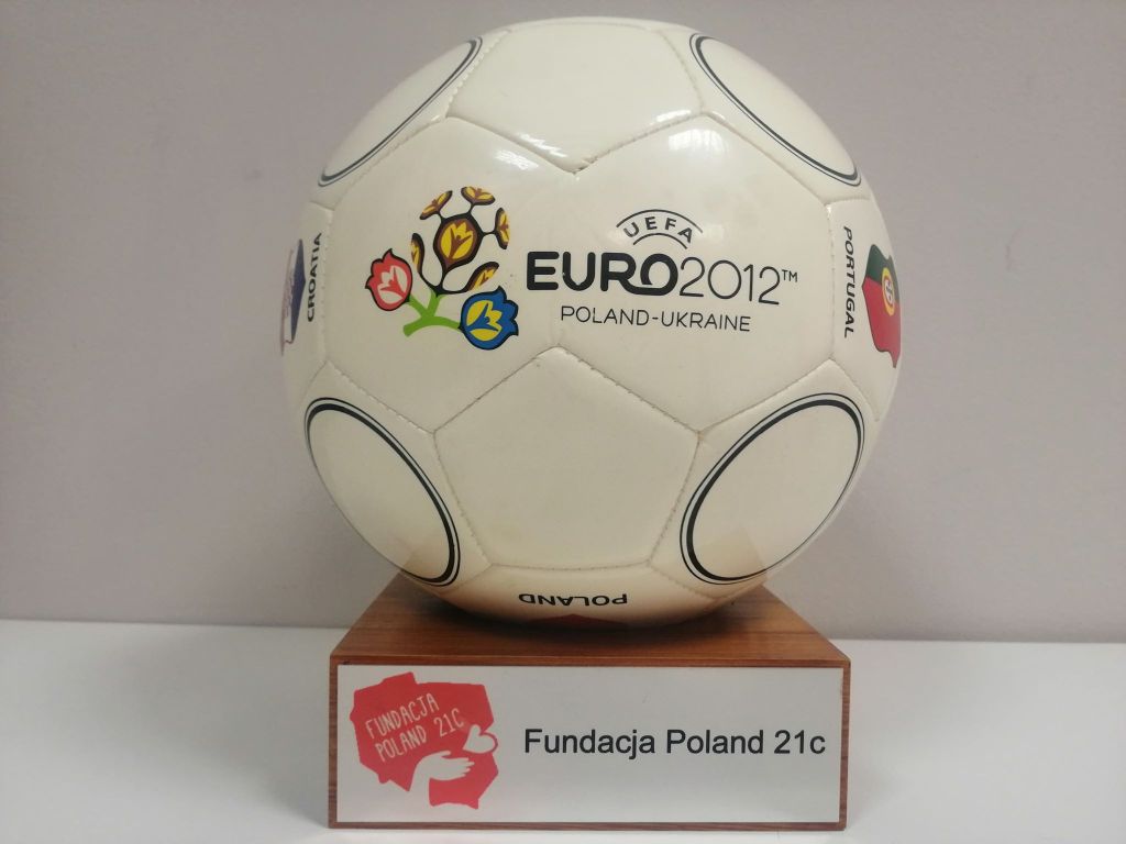 Piłka EURO 2012 (z flagami uczestników)