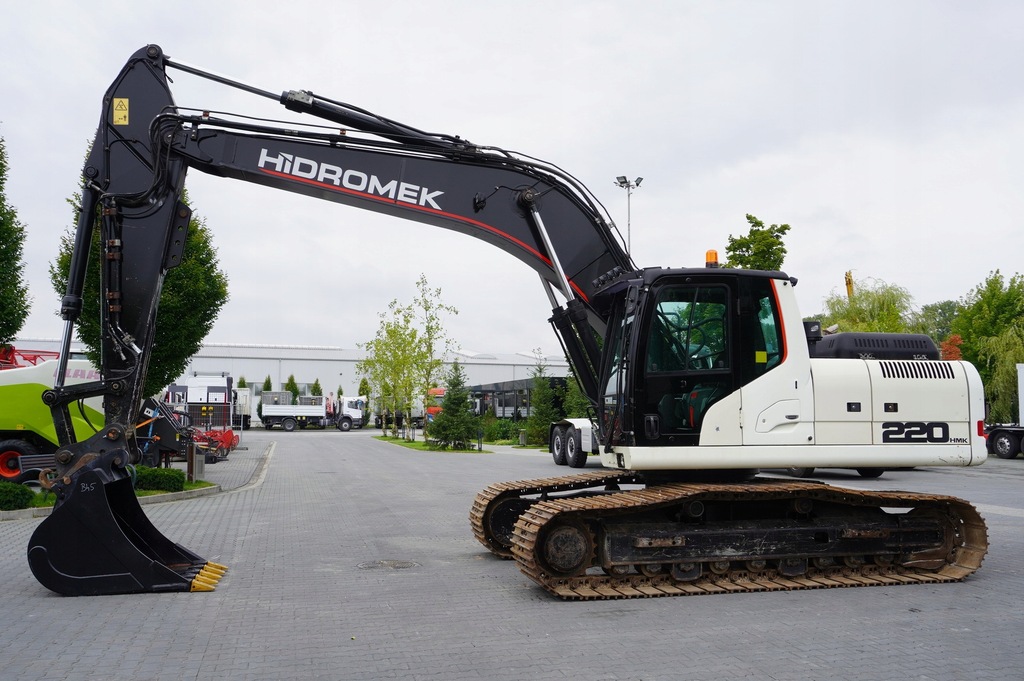 KOPARKA GĄSIENICOWA HIDROMEK HMK220LC-4 / 23t