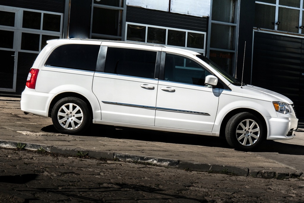 Chrysler Town&Contry Stow&Go 2014 - 8301679278 - oficjalne archiwum Allegro