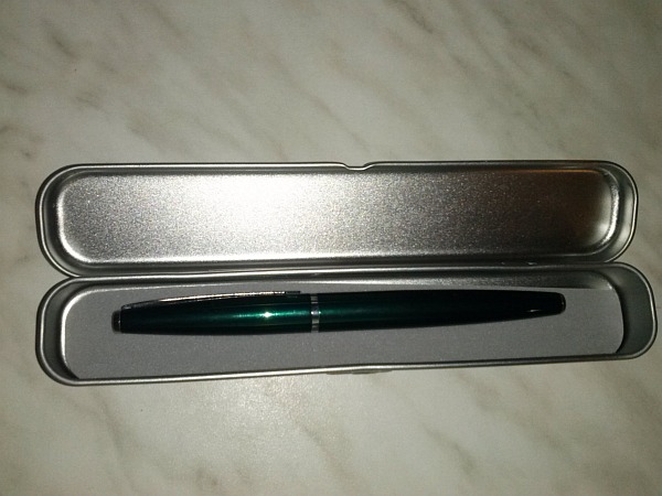 Elegancki zielony długopis + metalowe pudełeczko