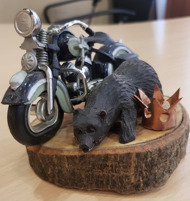 Miniaturka motoru z herbowym niedżwiedziem
