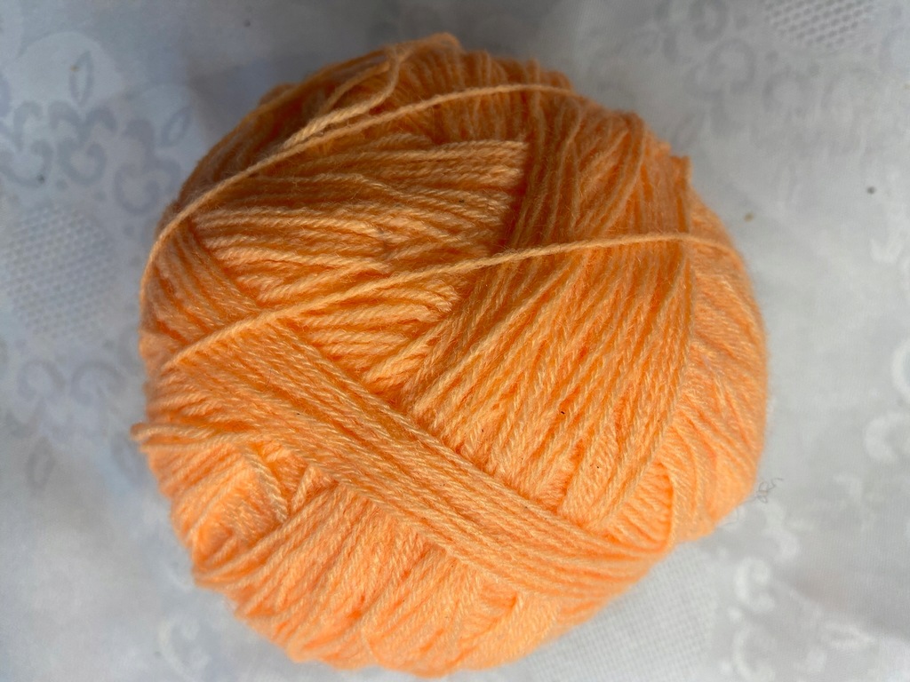 WŁÓCZKA akryl 10 dkg nr 26.07-19