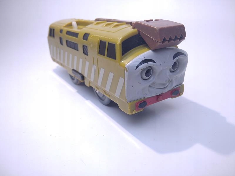TOMY DIESEL 10 Lokomotywa Ciuchcia Tomek i przyjac